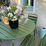度假居 Former Railway Keeper's House With Rose Garden Frontenac (Lot)