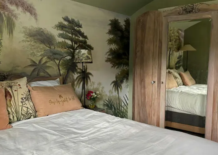 度假居 Former Railway Keeper's House With Rose Garden Frontenac (Lot)