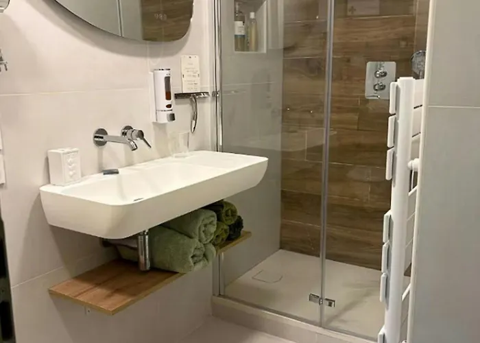 度假居 Former Railway Keeper's House With Rose Garden